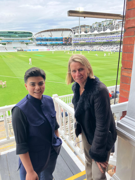 Ekil Latifi, member of the Afghan Refugee Women’s XI, with Isabelle Duncan, Cricket Commentator