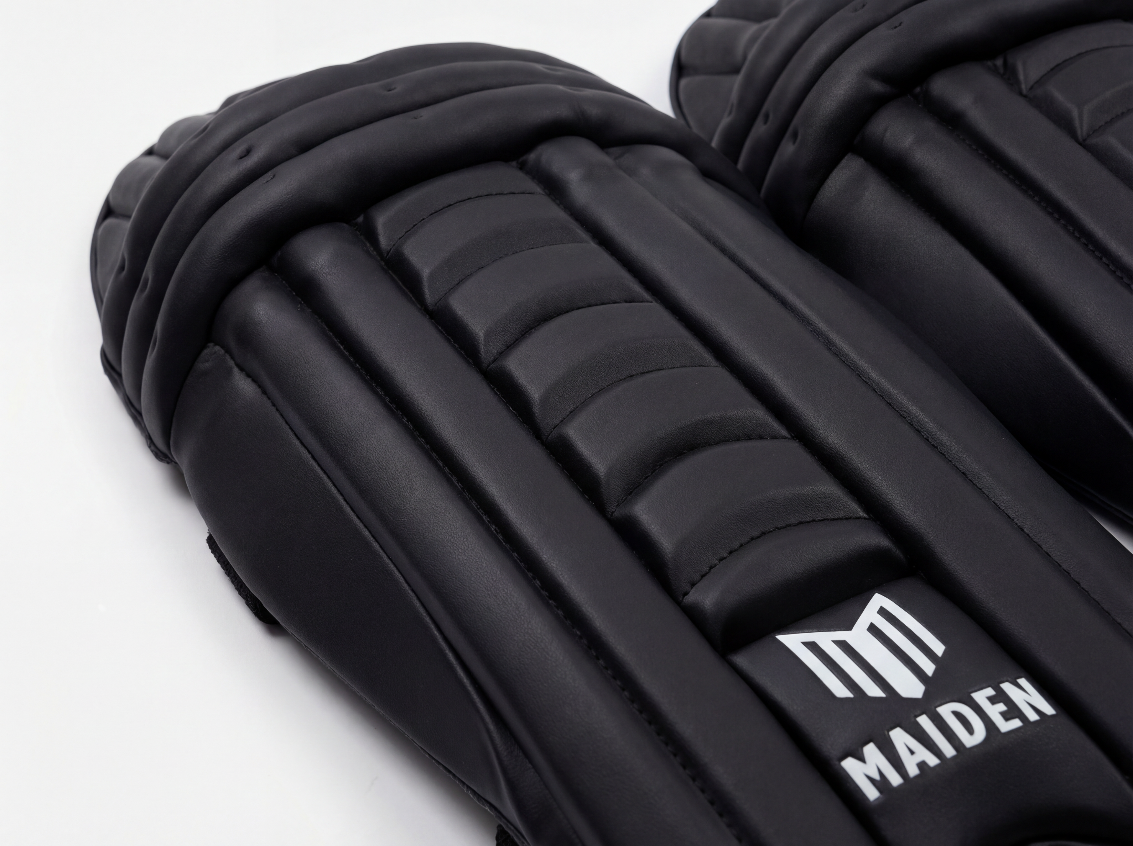 CRICKET BATTING PADS - BLACK