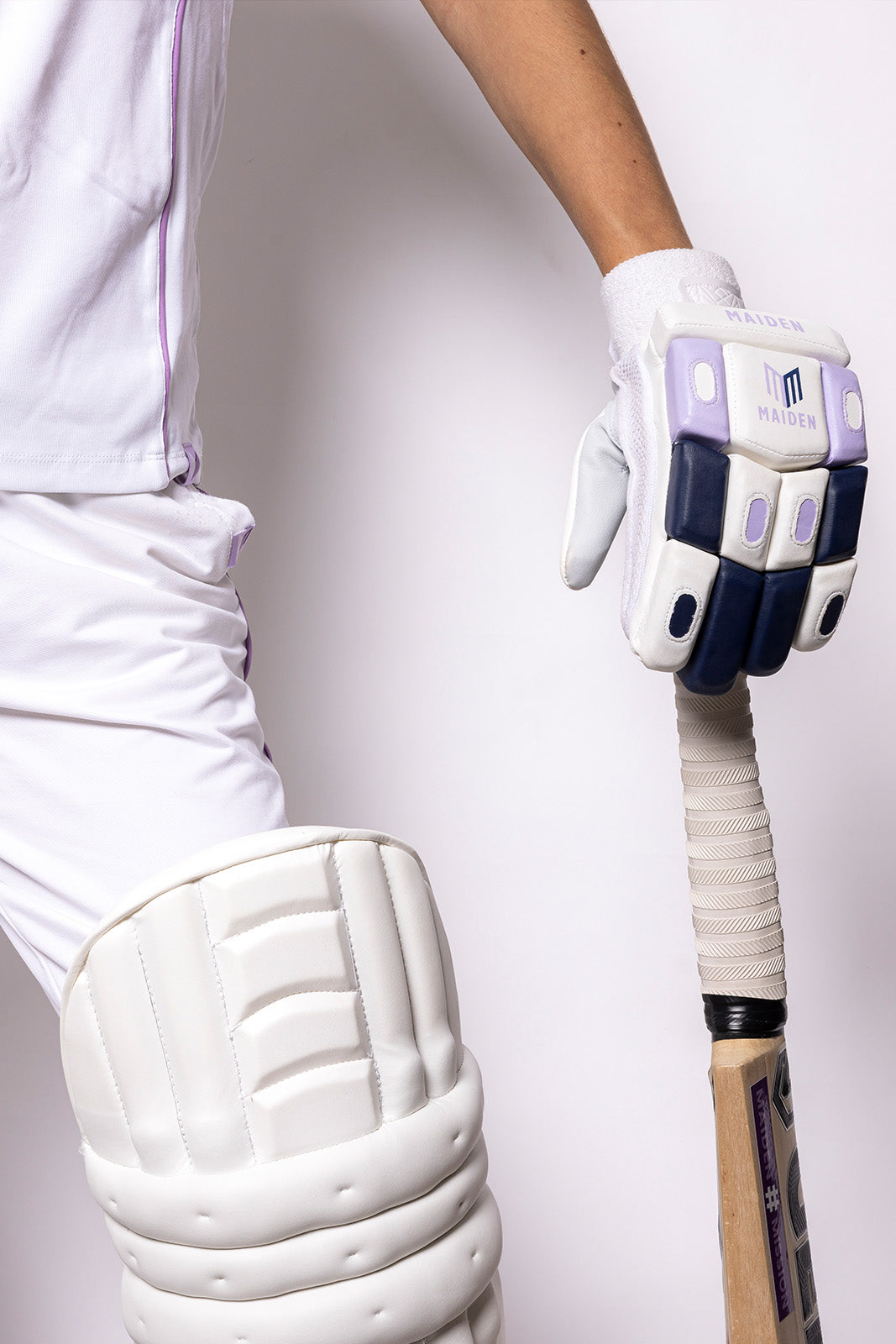 CRICKET GLOVES