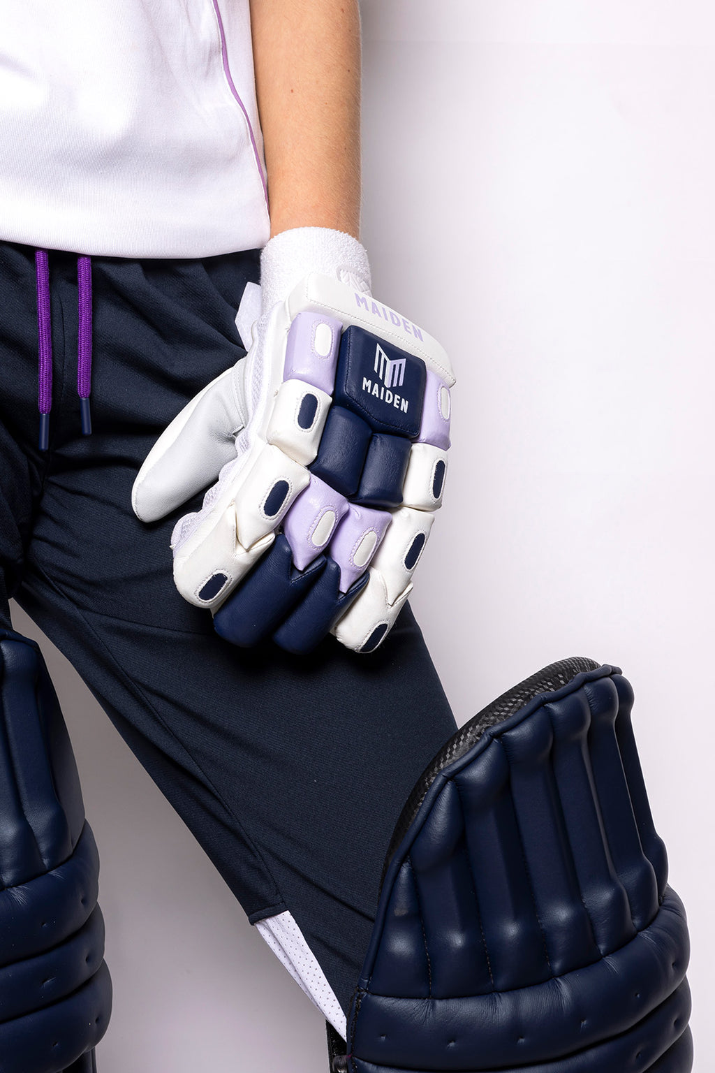 CRICKET GLOVES