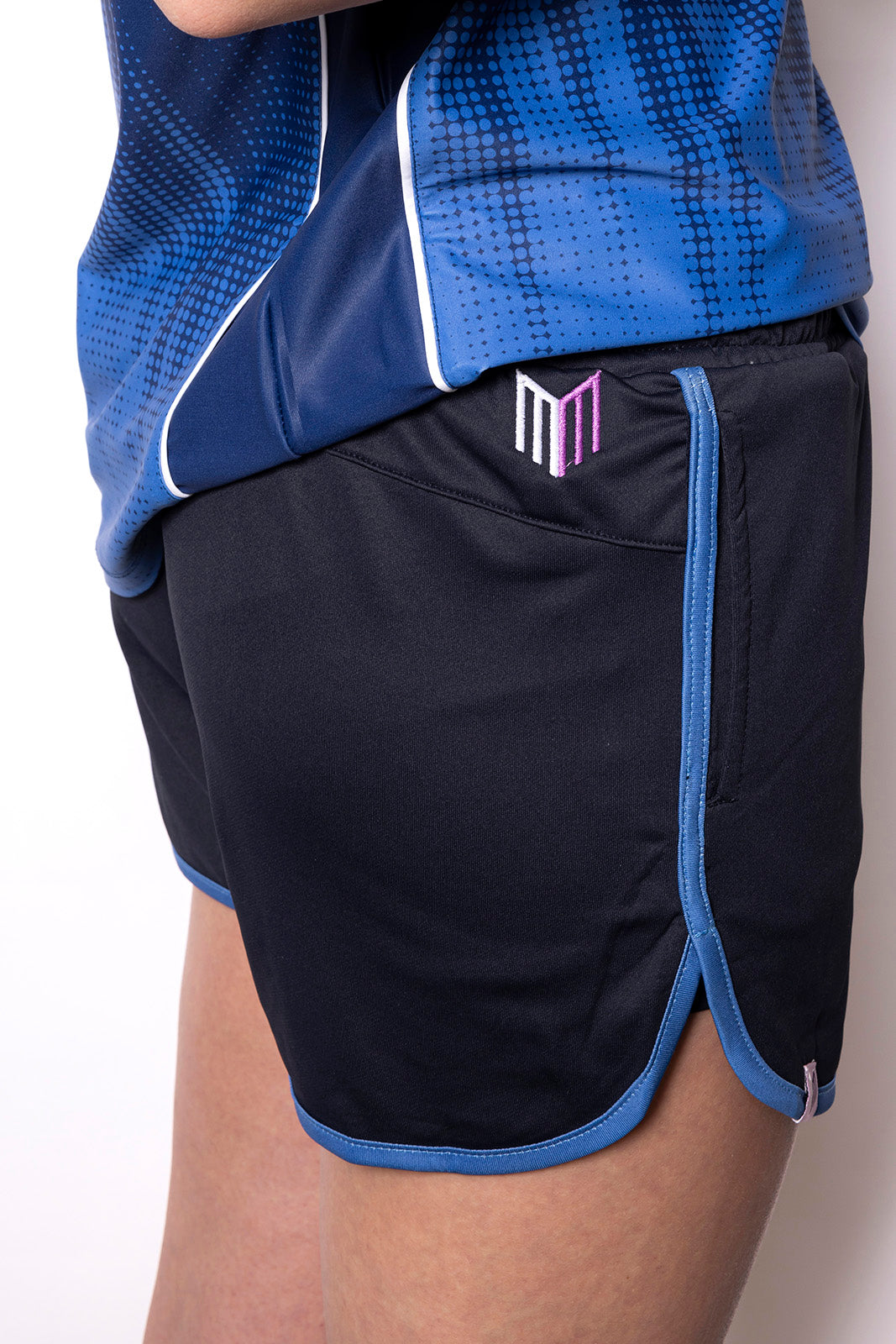 TEAM FINE LEG SHORTS
