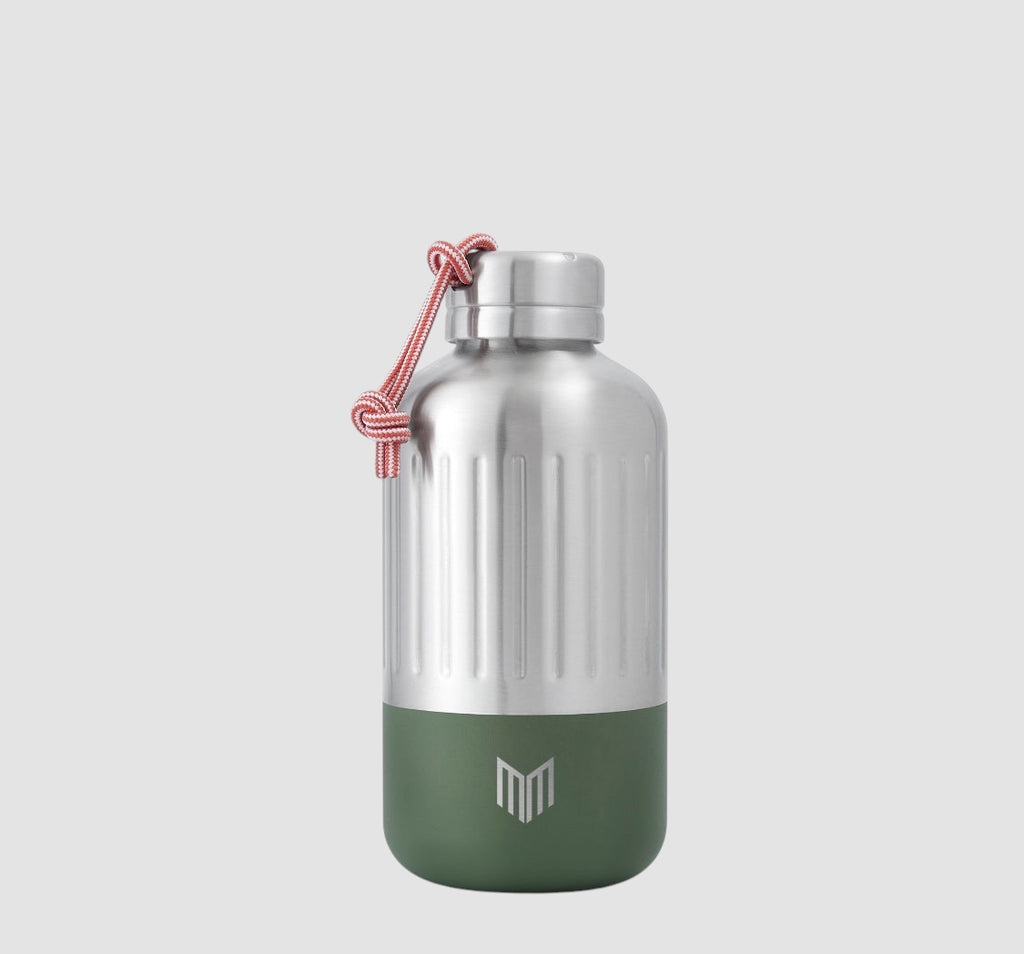 Maiden Cricket Explorer 850ml stainless steel vacuum insulated water bottle in silver and green with a carry loop